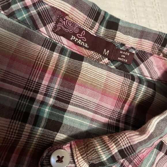 Prana Plaid Pullover Buttondown Shirt Longsleeved Medium M Pink Casual - Picture 2 of 3